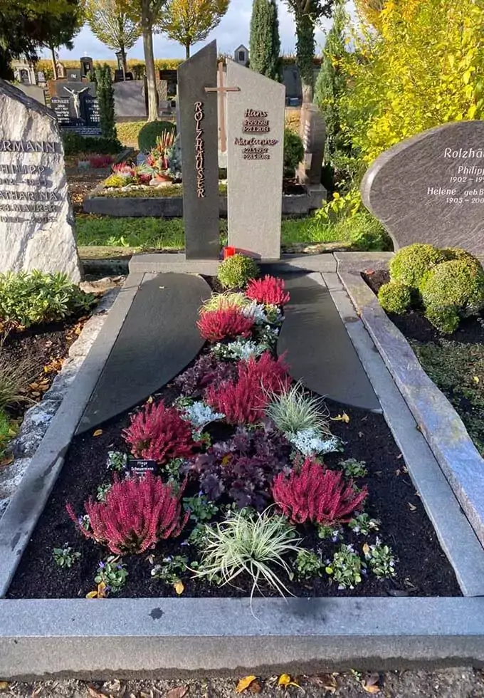 Grabstein Design von der Firma Frank Natursteine