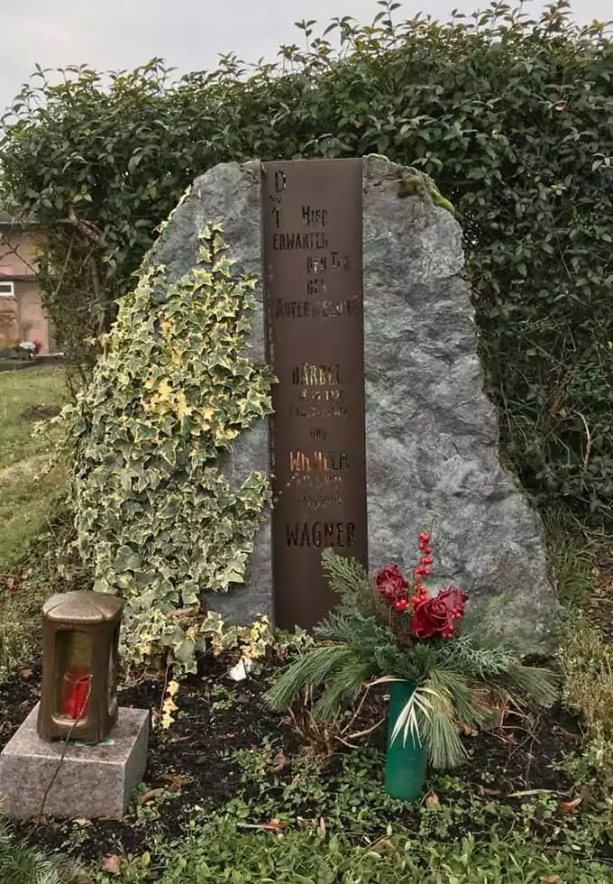 Grabstein Design von der Firma Frank Natursteine