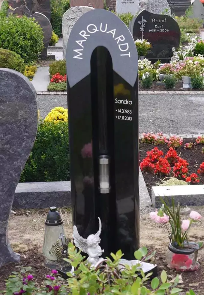 Grabstein Design von der Firma Frank Natursteine