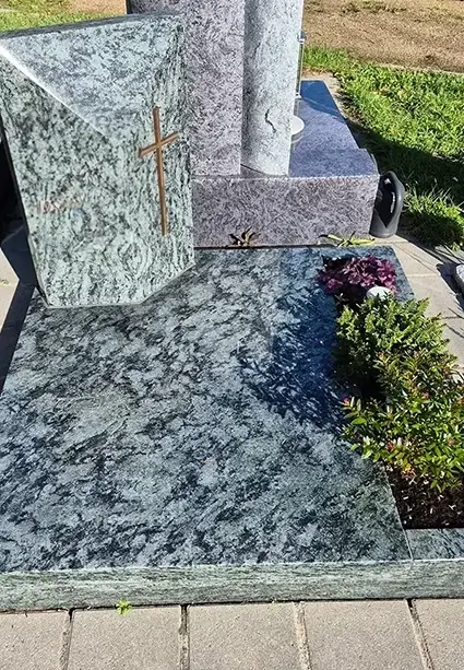Grabstein Design von der Firma Frank Natursteine
