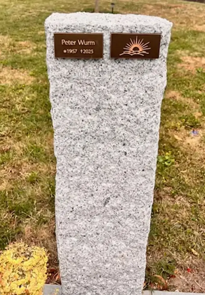 Grabstein Design von der Firma Frank Natursteine